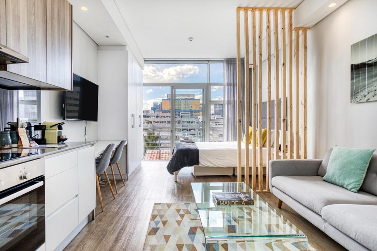 Backup-Powered Luxury Ny City Apartment At Table Mountain Cape Town Exterior photo