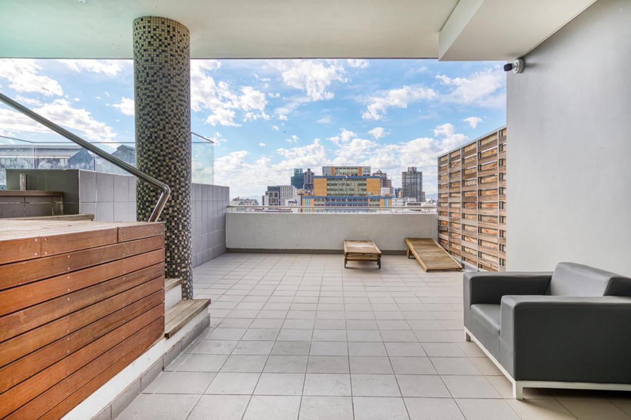 Backup-Powered Luxury Ny City Apartment At Table Mountain Cape Town Exterior photo