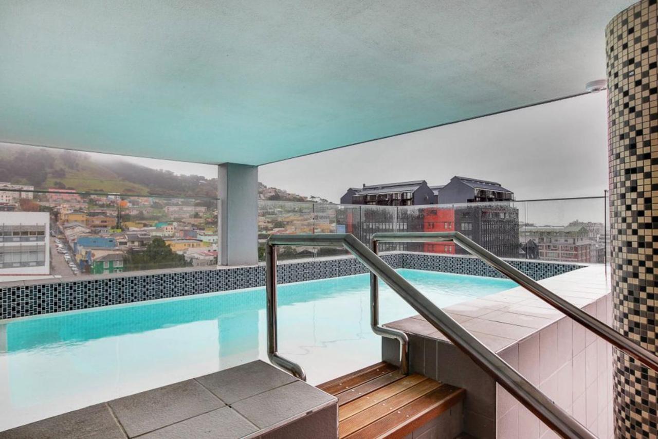 Backup-Powered Luxury Ny City Apartment At Table Mountain Cape Town Exterior photo